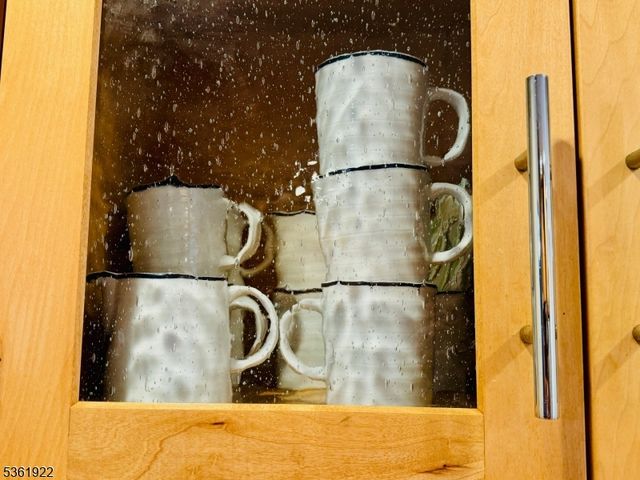 7 Rosewood Dr, Milltown Boro, NJ 08850