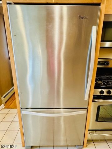 7 Rosewood Dr, Milltown Boro, NJ 08850