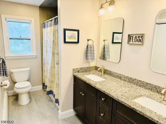 7 Rosewood Dr, Milltown Boro, NJ 08850