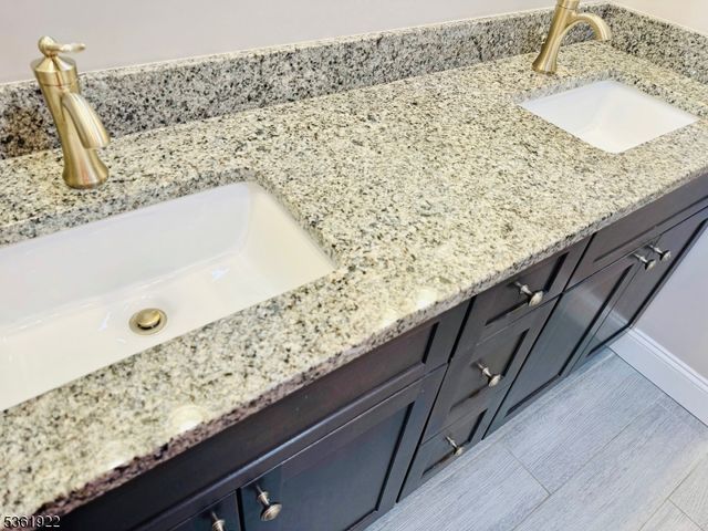 7 Rosewood Dr, Milltown Boro, NJ 08850