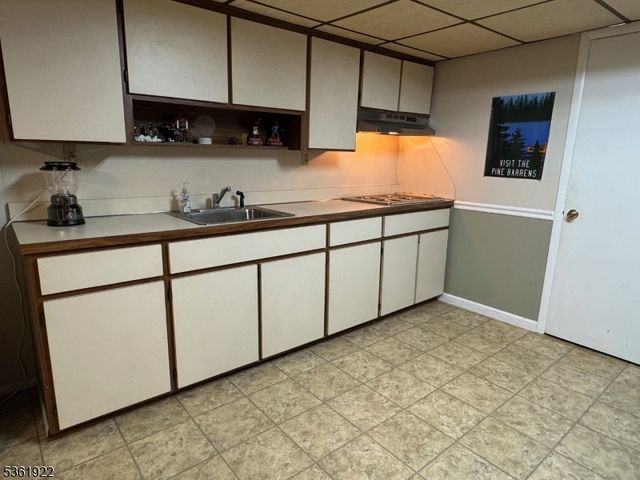 7 Rosewood Dr, Milltown Boro, NJ 08850