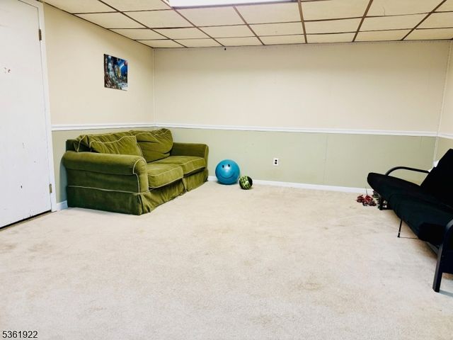 7 Rosewood Dr, Milltown Boro, NJ 08850