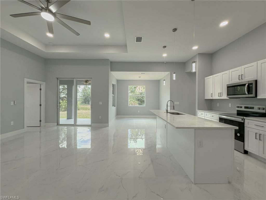 438 Raymer ST, LEHIGH ACRES, FL 33974 — photo 2