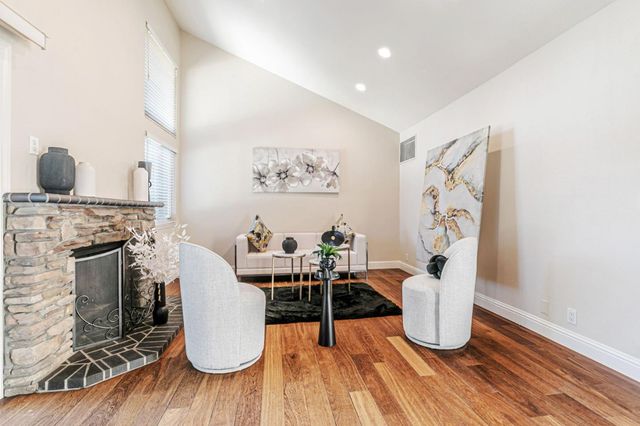 2128 Canoas Garden D, San Jose, CA 95125