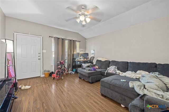 906 Yi Drive, Killeen, TX 76549