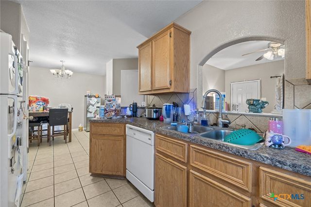 906 Yi Drive, Killeen, TX 76549