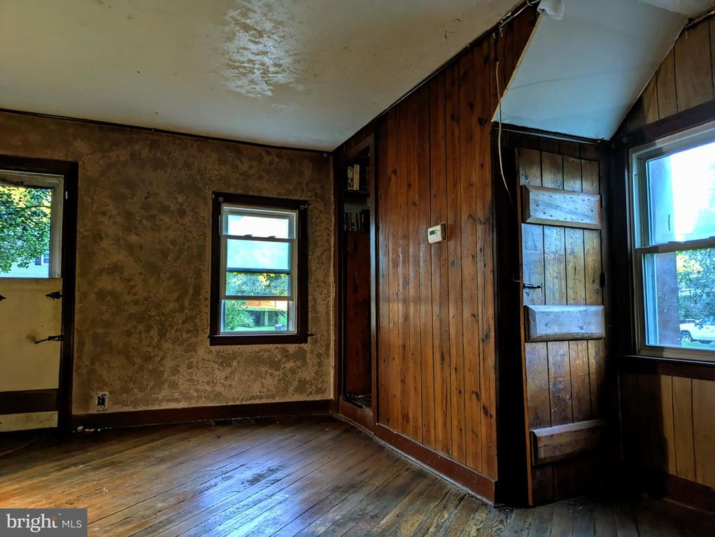 16 SPRINGFIELD RD, WRIGHTSTOWN, NJ 08562 — photo 4