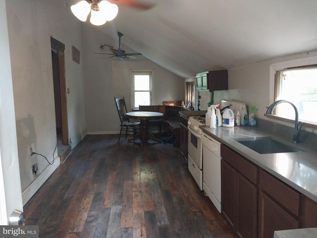 16 SPRINGFIELD RD, WRIGHTSTOWN, NJ 08562 — photo 5