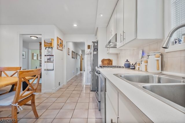 49 Broad St, Milltown Boro, NJ 08850