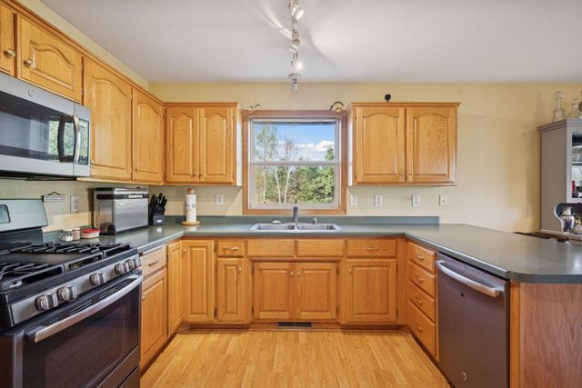 1108 N Lake Drive W, Braham, MN 55006