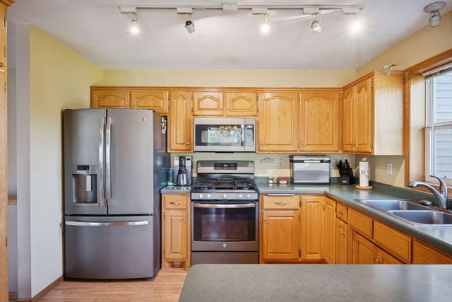 1108 N Lake Drive W, Braham, MN 55006