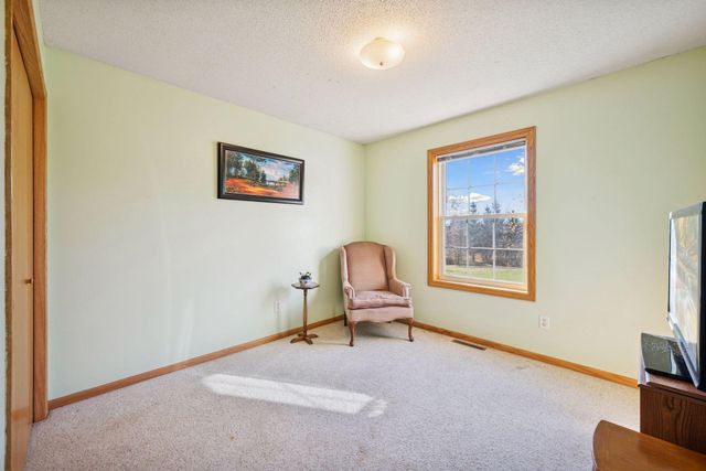 1108 N Lake Drive W, Braham, MN 55006