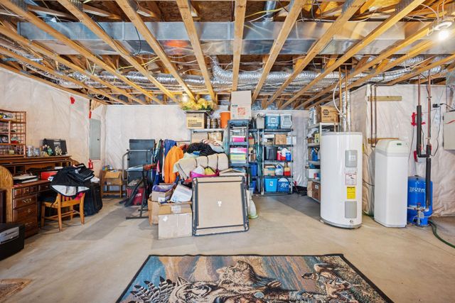 1108 N Lake Drive W, Braham, MN 55006