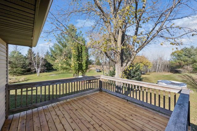 1108 N Lake Drive W, Braham, MN 55006