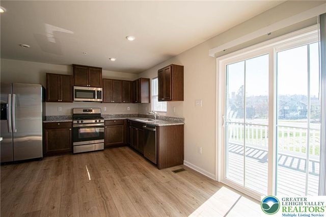 2118 Cross Country Road, Northampton Boro, PA 18067