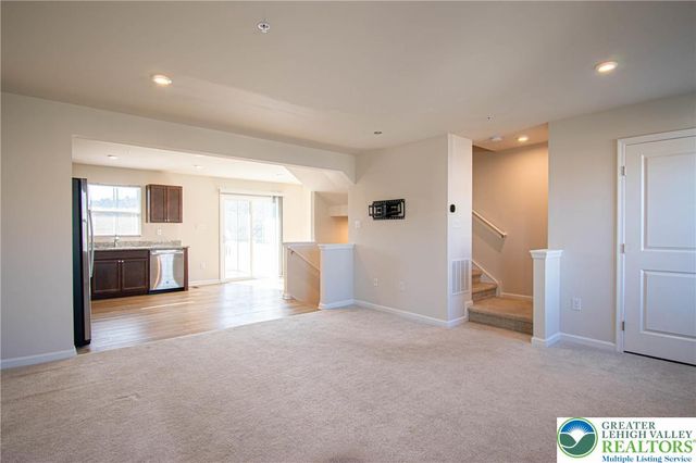 2118 Cross Country Road, Northampton Boro, PA 18067