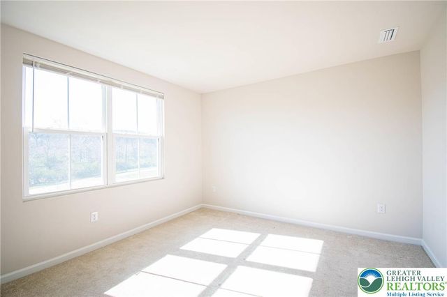 2118 Cross Country Road, Northampton Boro, PA 18067
