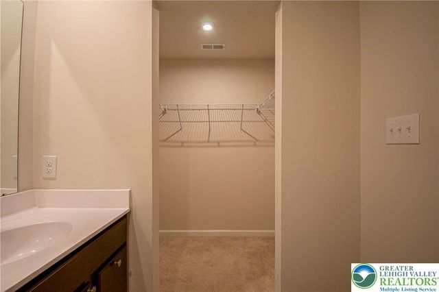 2118 Cross Country Road, Northampton Boro, PA 18067