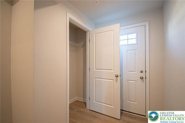 2118 Cross Country Road, Northampton Boro, PA 18067