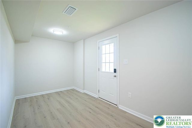 2118 Cross Country Road, Northampton Boro, PA 18067