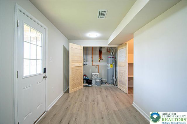2118 Cross Country Road, Northampton Boro, PA 18067