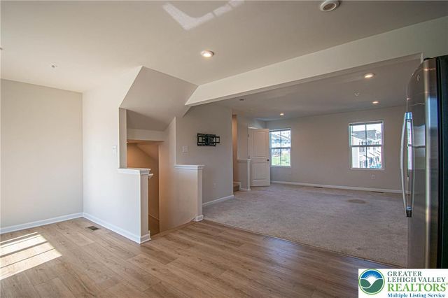 2118 Cross Country Road, Northampton Boro, PA 18067
