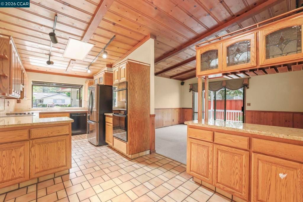 Image 13 of property listing at 185 Rock Oak Ct, Walnut Creek, CA 94598