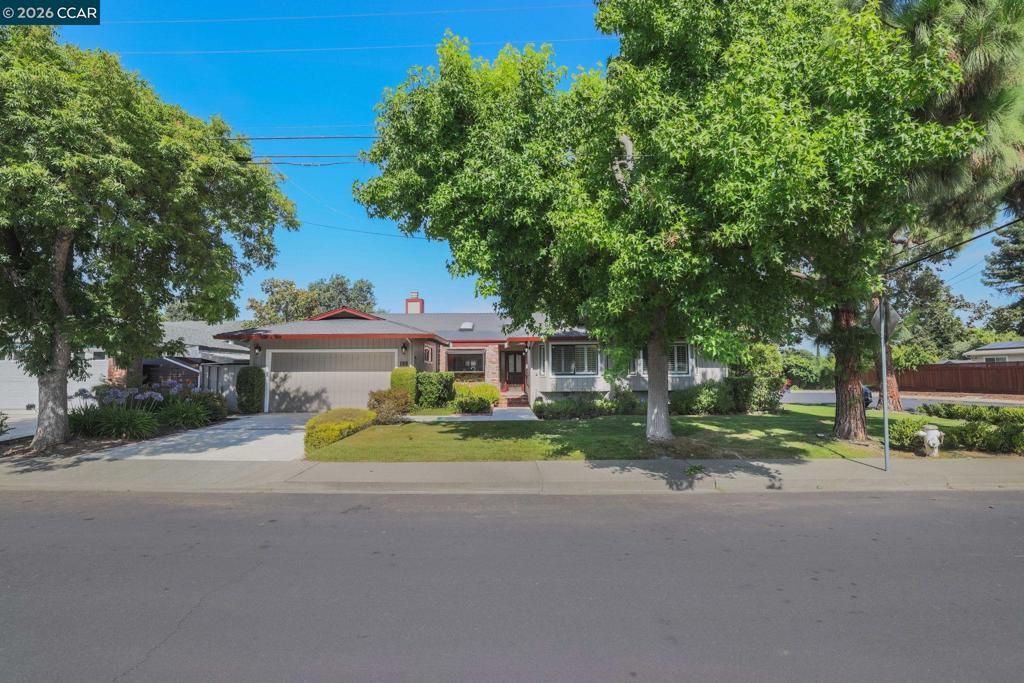 Image 3 of property listing at 185 Rock Oak Ct, Walnut Creek, CA 94598