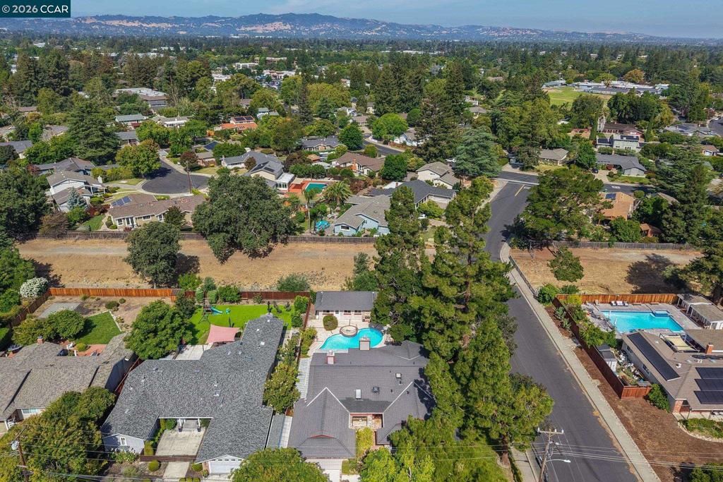 Image 43 of property listing at 185 Rock Oak Ct, Walnut Creek, CA 94598
