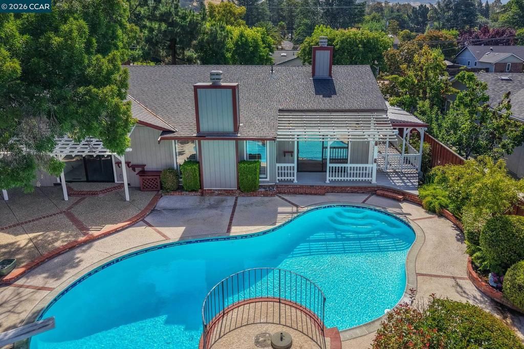 Image 44 of property listing at 185 Rock Oak Ct, Walnut Creek, CA 94598