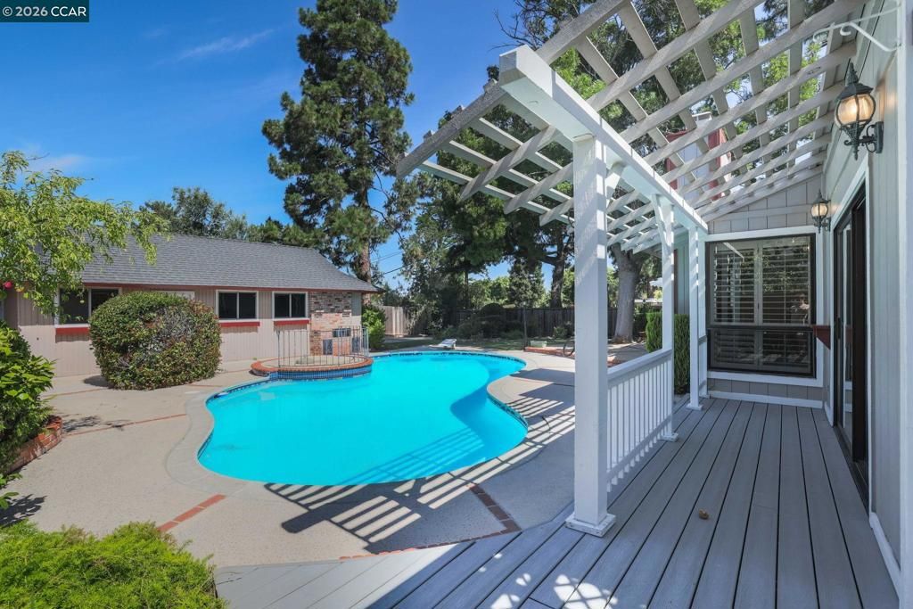 Image 49 of property listing at 185 Rock Oak Ct, Walnut Creek, CA 94598