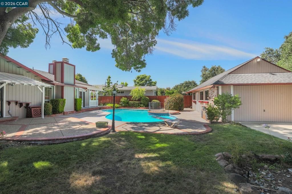 Image 50 of property listing at 185 Rock Oak Ct, Walnut Creek, CA 94598