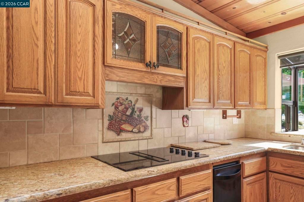 Image 8 of property listing at 185 Rock Oak Ct, Walnut Creek, CA 94598