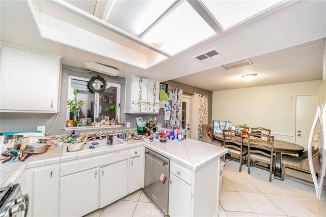 17307 Longmeadow, Palmdale, CA 93591