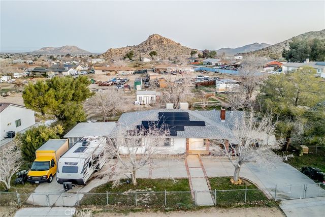 17307 Longmeadow, Palmdale, CA 93591
