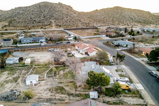 17307 Longmeadow, Palmdale, CA 93591