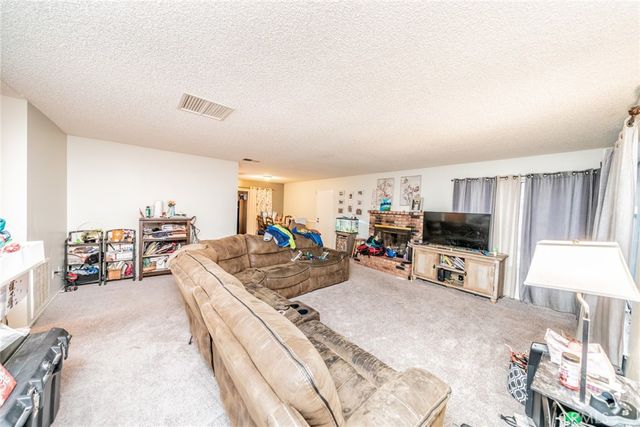 17307 Longmeadow, Palmdale, CA 93591