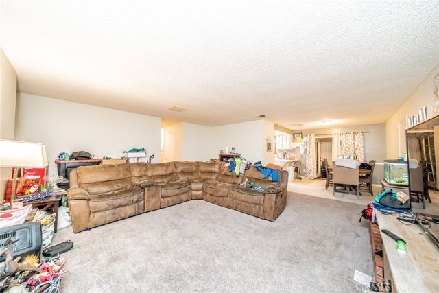 17307 Longmeadow, Palmdale, CA 93591