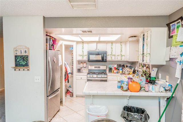 17307 Longmeadow, Palmdale, CA 93591