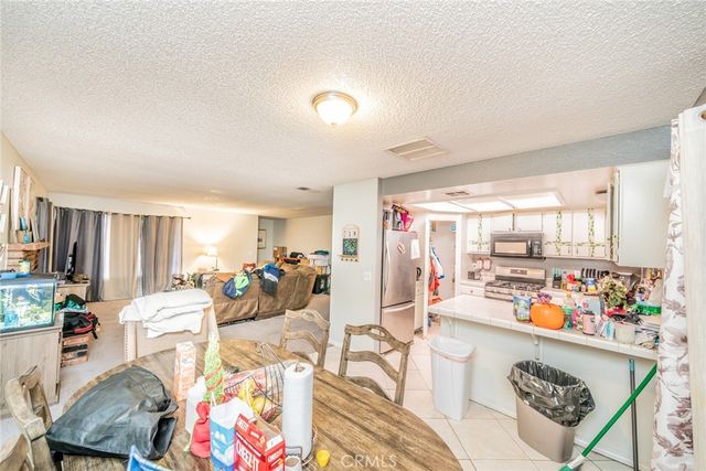 17307 Longmeadow, Palmdale, CA 93591