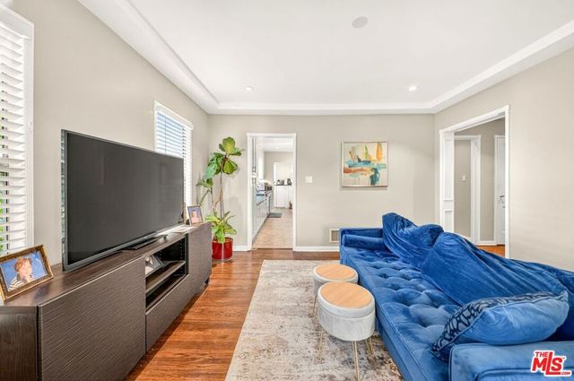 9928 Robbins Drive, Beverly Hills, CA 90212