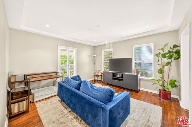 9928 Robbins Drive, Beverly Hills, CA 90212