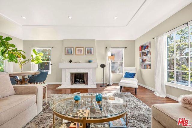 9928 Robbins Drive, Beverly Hills, CA 90212