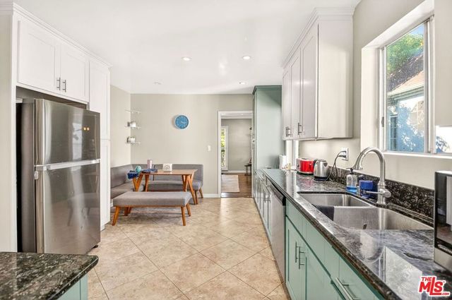 9928 Robbins Drive, Beverly Hills, CA 90212
