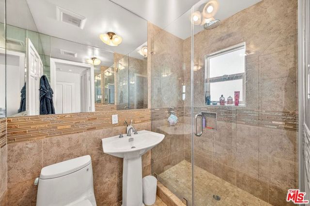 9928 Robbins Drive, Beverly Hills, CA 90212