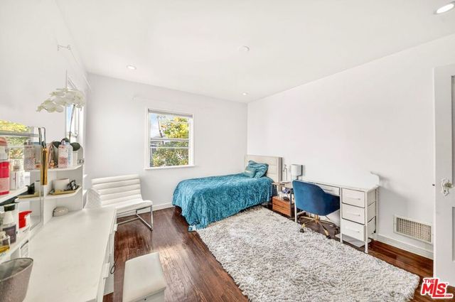 9928 Robbins Drive, Beverly Hills, CA 90212