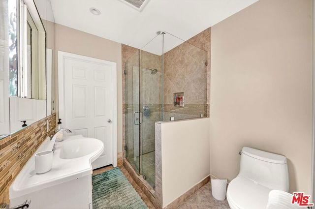 9928 Robbins Drive, Beverly Hills, CA 90212