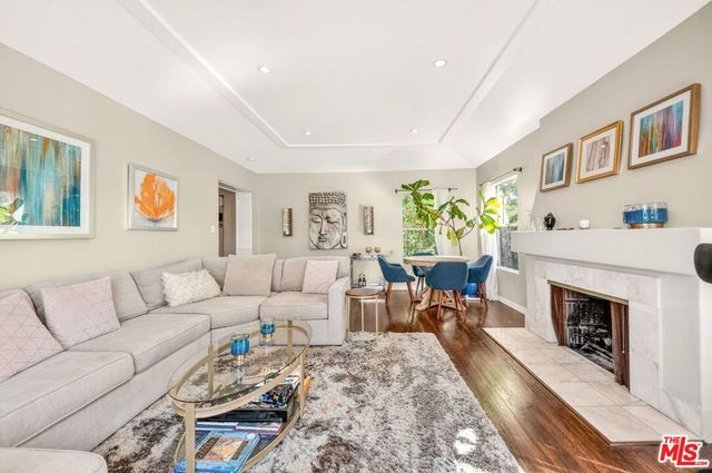 9928 Robbins Drive, Beverly Hills, CA 90212