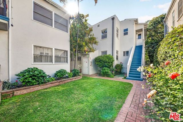 9928 Robbins Drive, Beverly Hills, CA 90212