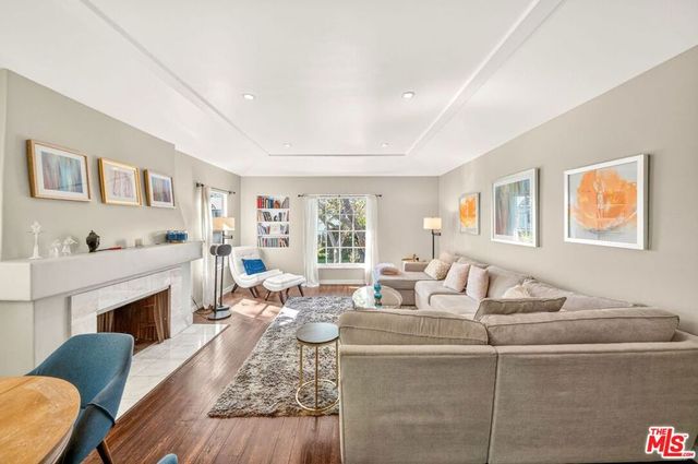 9928 Robbins Drive, Beverly Hills, CA 90212